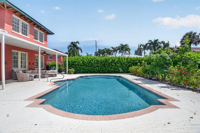 227 Foresteria Drive, Lake Park, FL 33403