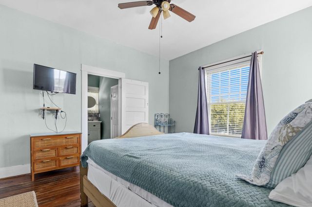 1514 15th St Up Street, Galveston, TX 77550