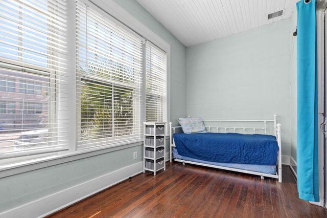 1514 15th St Up Street, Galveston, TX 77550