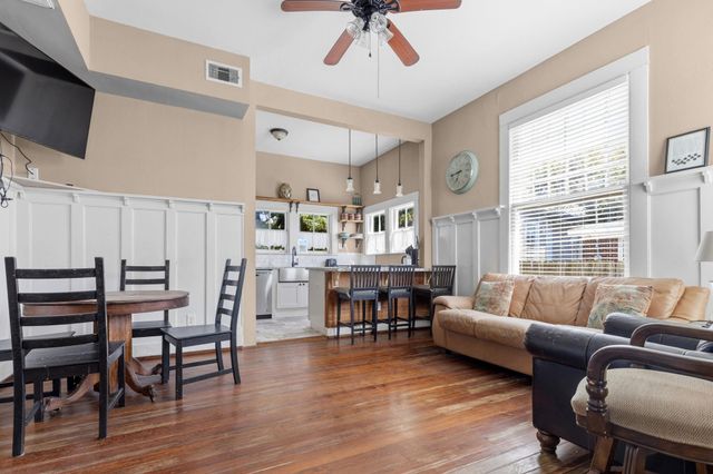 1514 15th St Up Street, Galveston, TX 77550