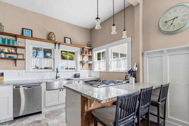 1514 15th St Up Street, Galveston, TX 77550