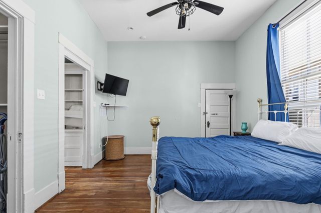 1514 15th St Up Street, Galveston, TX 77550