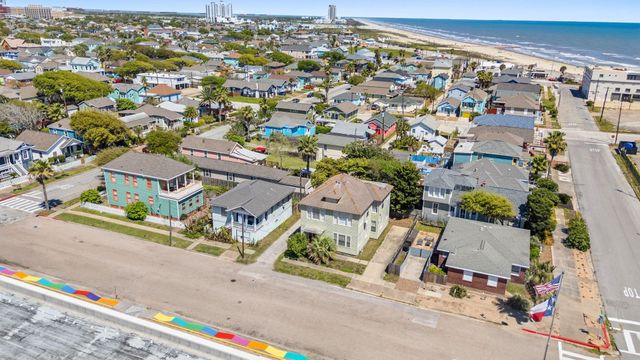 1514 15th St Up Street, Galveston, TX 77550