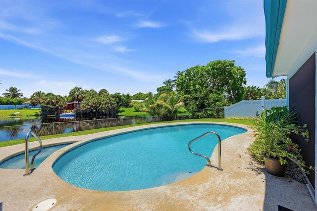 1401 SW 28th Terrace, Deerfield Beach, FL 33442