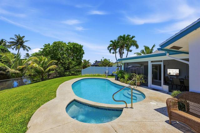 1401 SW 28th Terrace, Deerfield Beach, FL 33442