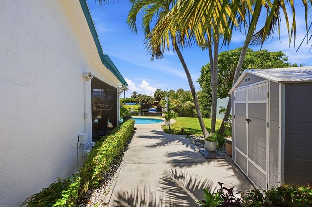 1401 SW 28th Terrace, Deerfield Beach, FL 33442