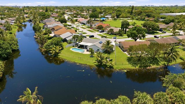 1401 SW 28th Terrace, Deerfield Beach, FL 33442