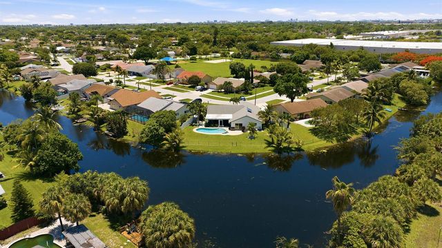 1401 SW 28th Terrace, Deerfield Beach, FL 33442