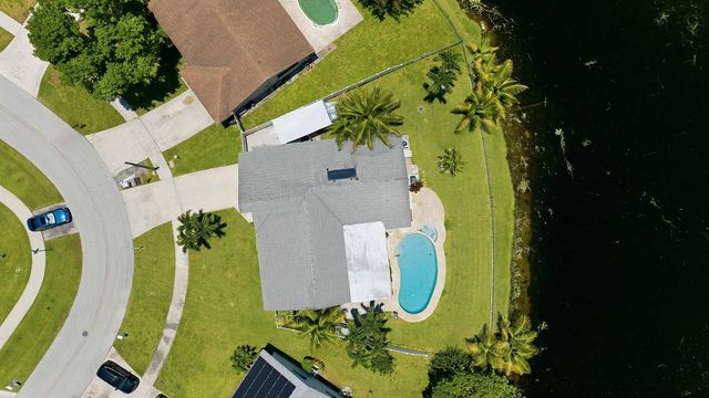 1401 SW 28th Terrace, Deerfield Beach, FL 33442