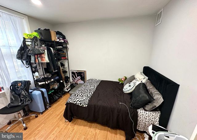 823 CHRISTIAN ST, Philadelphia, PA 19147