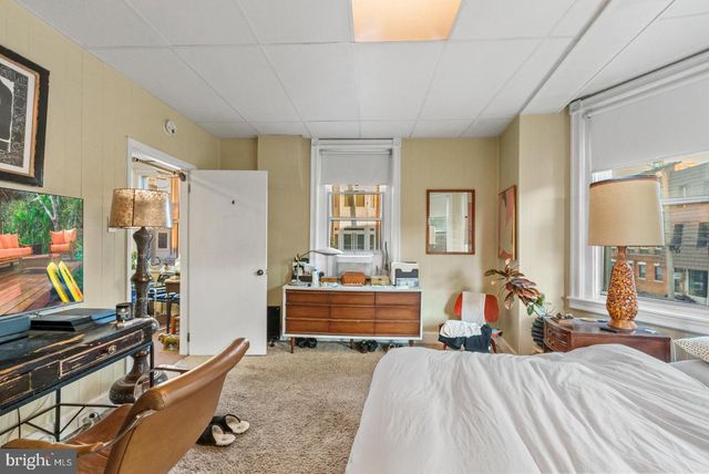 823 CHRISTIAN ST, Philadelphia, PA 19147