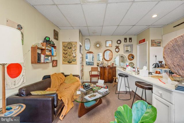 823 CHRISTIAN ST, Philadelphia, PA 19147