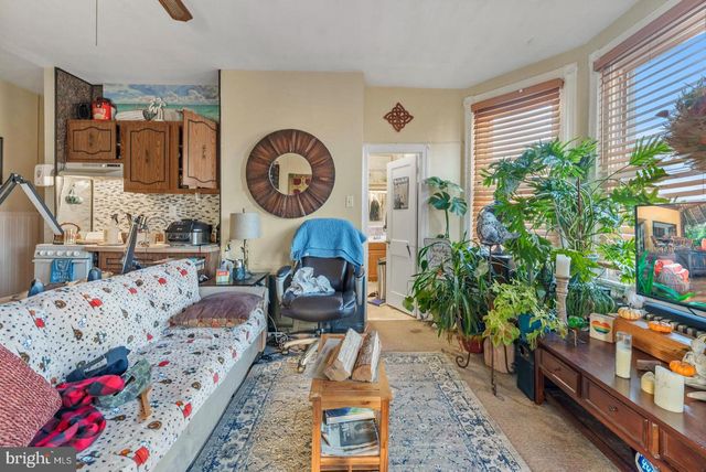 823 CHRISTIAN ST, Philadelphia, PA 19147