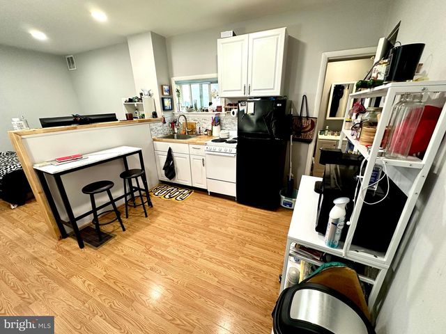 823 CHRISTIAN ST, Philadelphia, PA 19147