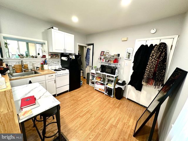 823 CHRISTIAN ST, Philadelphia, PA 19147