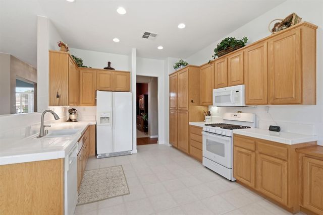 9184 Central Ave, Orangevale, CA 95662