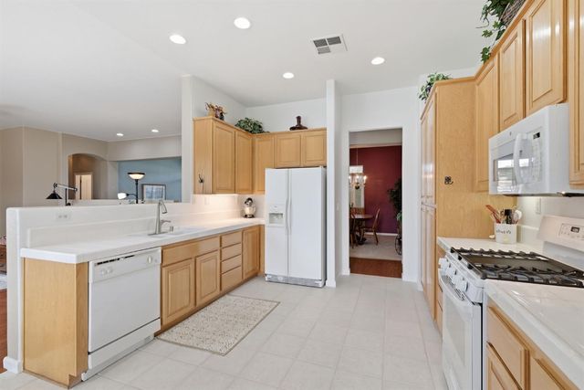 9184 Central Ave, Orangevale, CA 95662