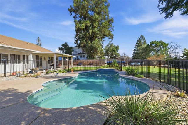 9184 Central Ave, Orangevale, CA 95662