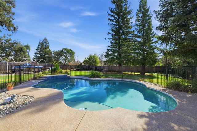 9184 Central Ave, Orangevale, CA 95662