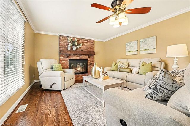 3908 Sandlewood Road, High Point, NC 27265