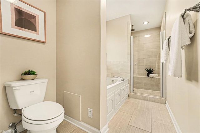 3908 Sandlewood Road, High Point, NC 27265