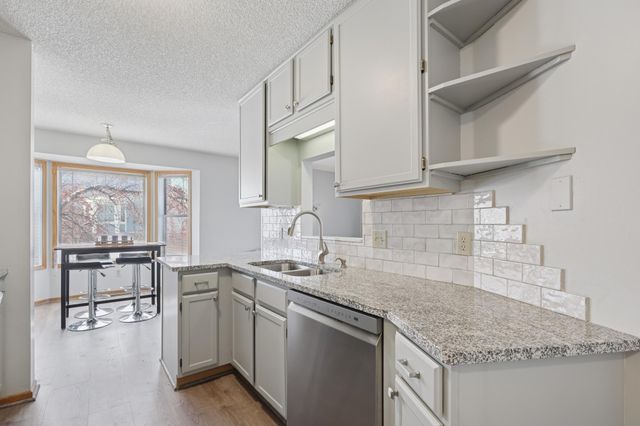 14304 Estates Avenue, Apple Valley, MN 55124