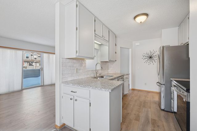 14304 Estates Avenue, Apple Valley, MN 55124