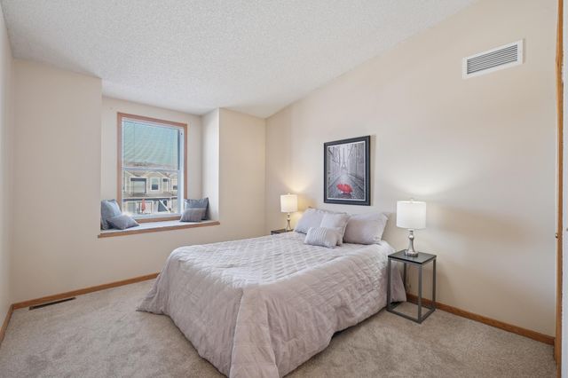 14304 Estates Avenue, Apple Valley, MN 55124