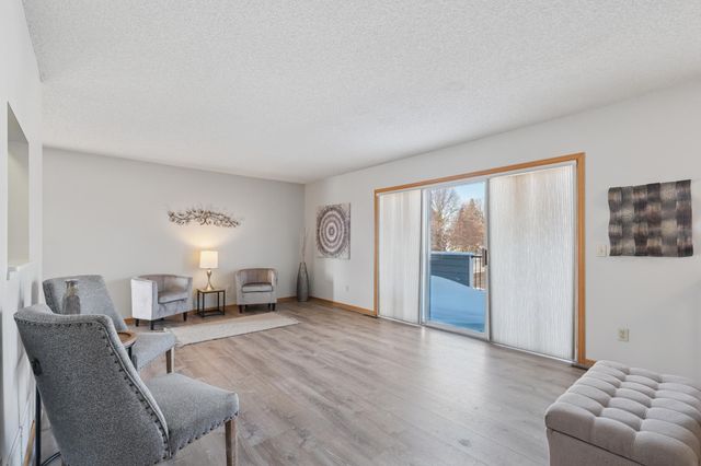 14304 Estates Avenue, Apple Valley, MN 55124