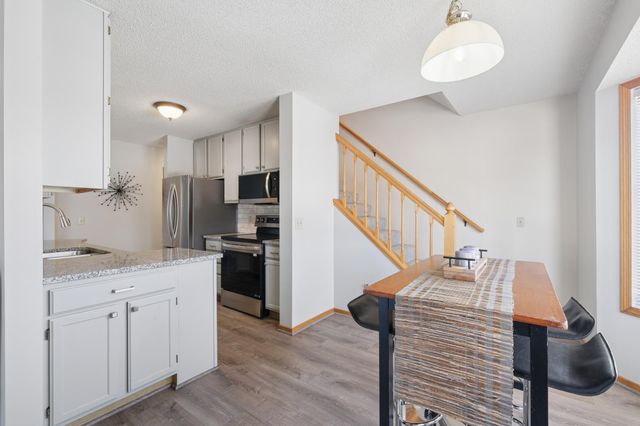 14304 Estates Avenue, Apple Valley, MN 55124