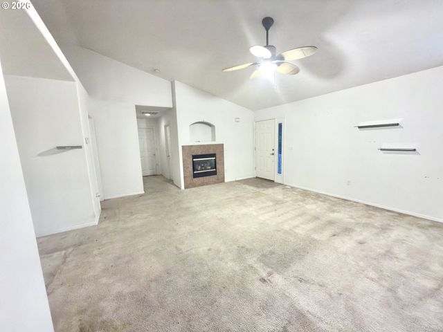 39057 JERGER St, Sandy, OR 97055