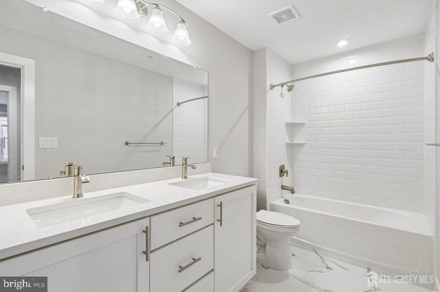 52 RIVERWALK RIV, Plainsboro, NJ 08536
