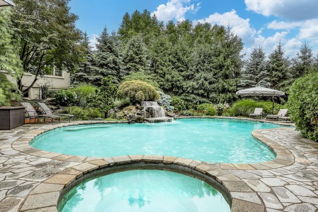 8 Lety Lane, Suffern, NY 10901