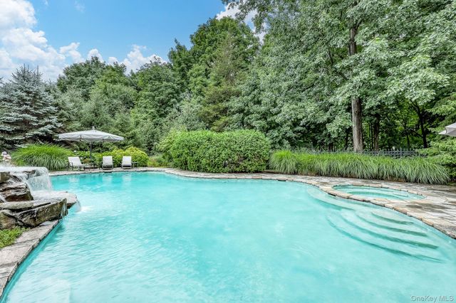 8 Lety Lane, Suffern, NY 10901