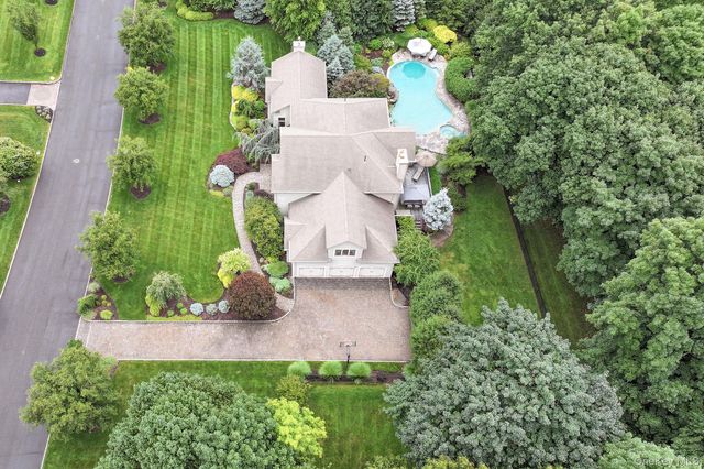 8 Lety Lane, Suffern, NY 10901