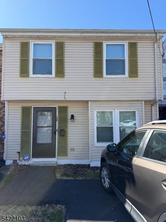 138 Pearl St, Paterson City, NJ 07501