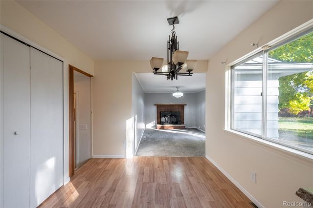 5297 Oaktree Drive, Flint Charter Township, MI 48532