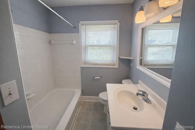 3332 McKee Avenue Sw, Wyoming, MI 49509