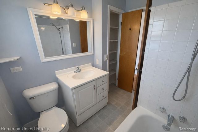3332 McKee Avenue Sw, Wyoming, MI 49509