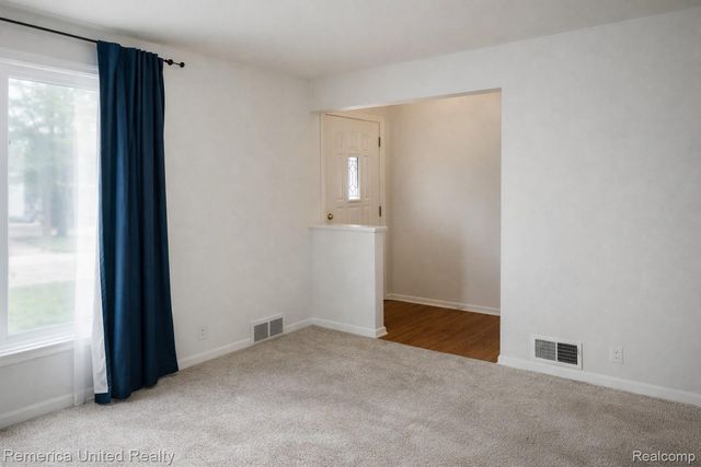 3332 McKee Avenue Sw, Wyoming, MI 49509