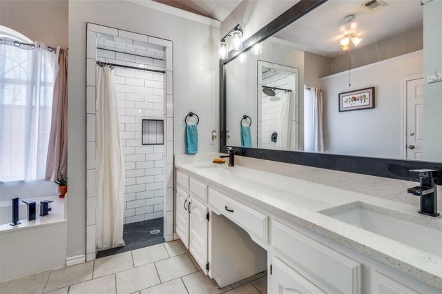 2521 Classic Court W, Bedford, TX 76021