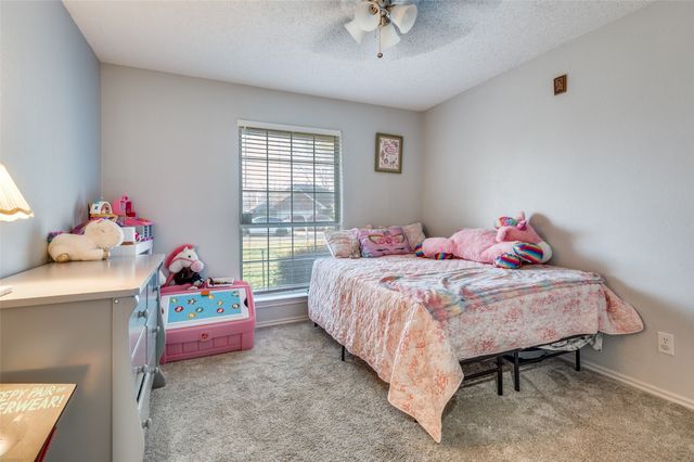 2521 Classic Court W, Bedford, TX 76021