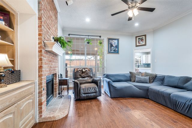 2521 Classic Court W, Bedford, TX 76021