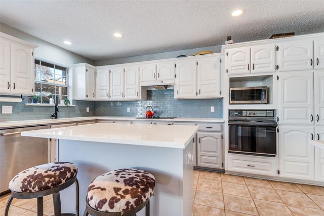 2521 Classic Court W, Bedford, TX 76021