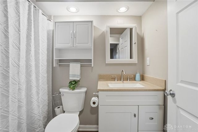 116 E Elmwood Drive, Dayton, OH 45459