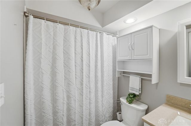 116 E Elmwood Drive, Dayton, OH 45459