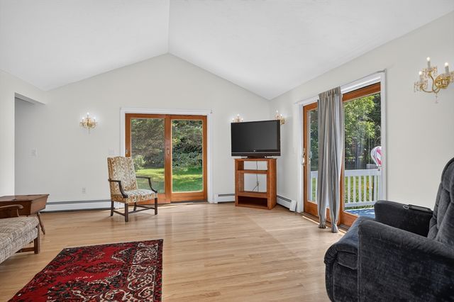 15 Burbank Ln, Lancaster, MA 01523