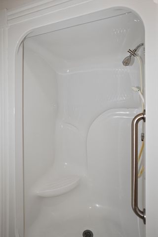 15 Burbank Ln, Lancaster, MA 01523