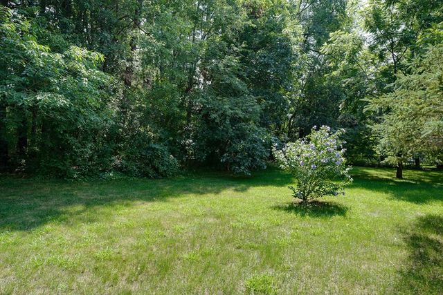 15 Burbank Ln, Lancaster, MA 01523