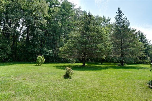 15 Burbank Ln, Lancaster, MA 01523